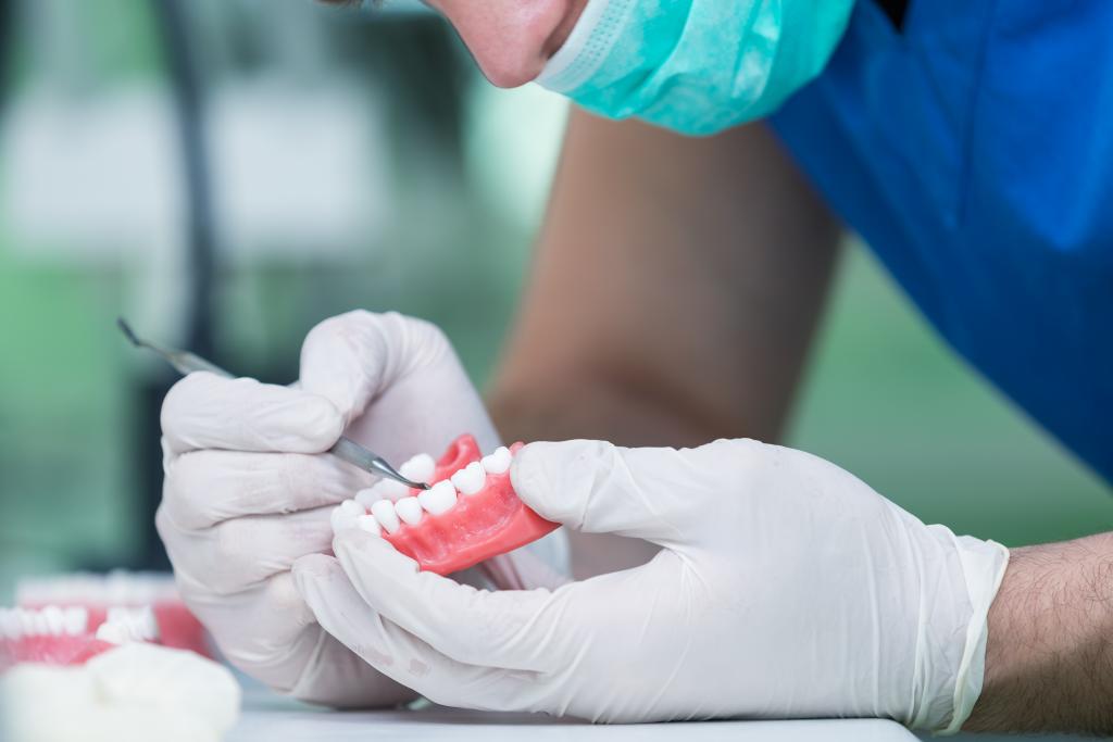 Dangers Of Diy Dentures You Make At Home European Denture Center